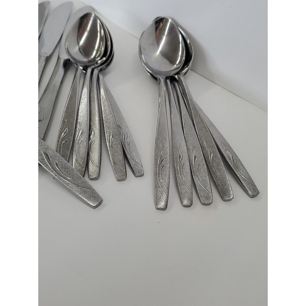 Northland Stainless (Japan) Burnished Pattern #OHS125 By‎ Oneida (16 Piece Lot) - Picture 4 of 16